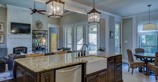 Włamał się i okradł mieszkanie. 20 - latek usłyszał zarzut