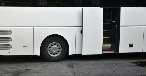 Kierowca autobusu z Ukrainy przemycał papierosy w kole zapasowym
