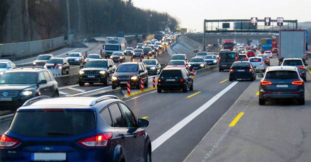 Senior za kierownicą pomylił zjazdy na S8 i jechał pod prąd; dostał mandat i punkty karne