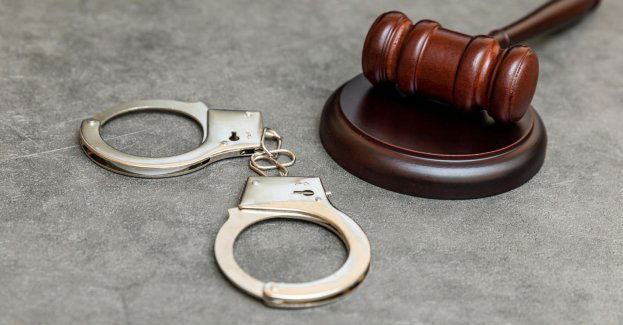 10 lat więzienia dla policjanta, który pobił i wywiózł do lasu mieszkańca Piątku