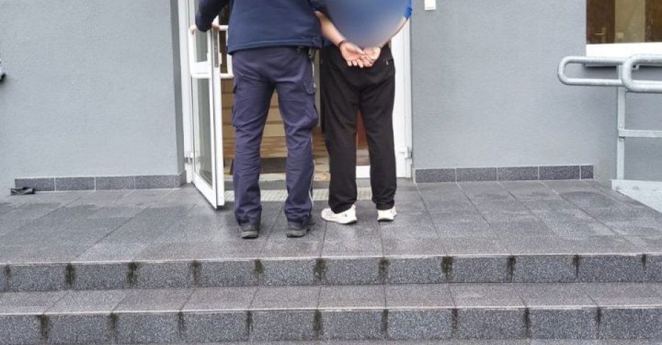 zdjęcie: Nietrzeźwy 21 letni kierowca spowodował wypadek na DK22 / fot. KPP Czarnków Nietrzeźwy kierowca usłyszał zarzuty po wypadku na Drodze Krajowej 22