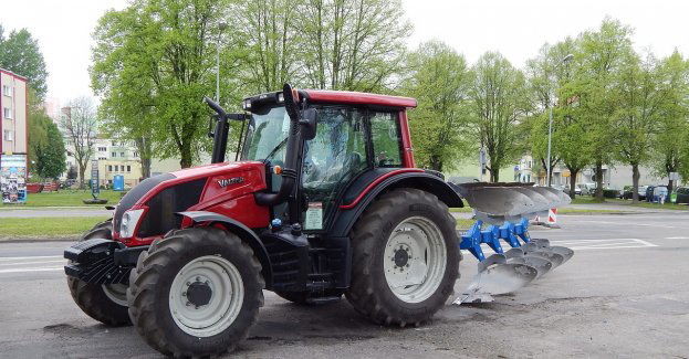 Traktorzysta miał ponad 3 promile alkoholu - staranował skrzynkę gazową