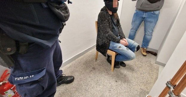Maksymilian F. groził na jednym z portali, że będzie strzelał do policjantów