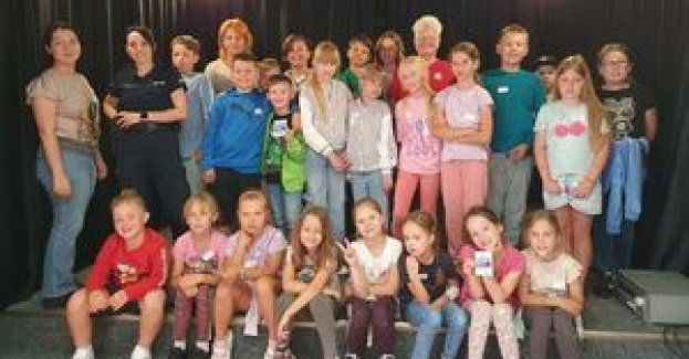 Bezpieczna wakacje na półkoloniach w borneńskiej bibliotece