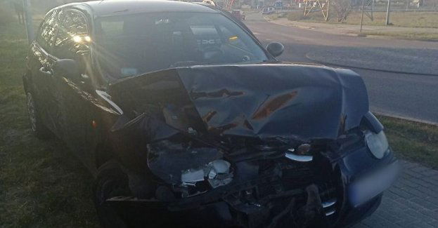 Kierowca alfy romeo spowodował kolizję. Miał 2,5 promila alkoholu w organizmie