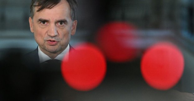 Sondaż dla „WP”: 79,4 proc. osób uważa, że Ziobro zostanie za granicą i będzie ubiegał się o azyl