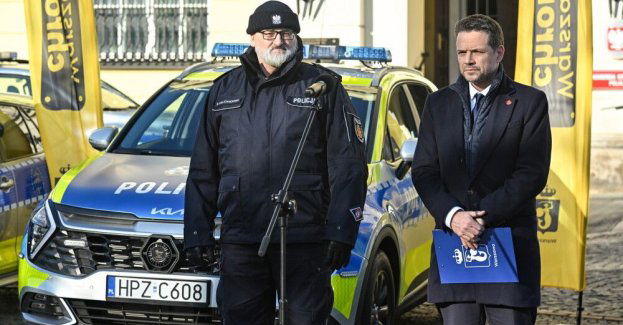 Miasto przekazało sprzęt stołecznym policjantom