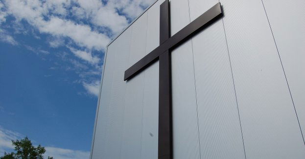 Do 10 lat więzienia grozi sprawcom znieważającego napisu na zabytkowym murze kościoła