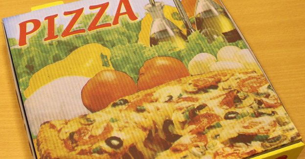 Nielegalne papierosy w pudełkach do pizzy