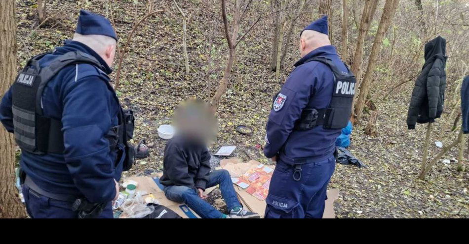 zdjęcie: Policja apeluje o pomoc dla osób bezdomnych podczas mrozów / fot. KPP w Golubiu-Dobrzyniu