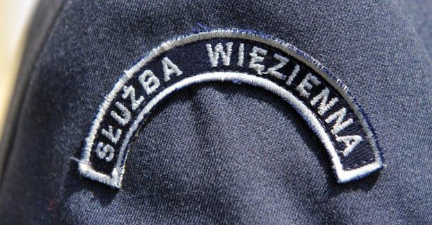 Dwaj funkcjonariusze Służby Więziennej spali w czasie ucieczki podejrzanego o podwójne zabójstwo Bartłomieja B.