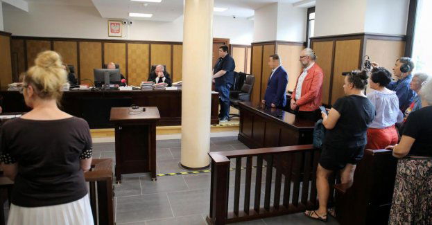 8 miesięcy więzienia w zawieszeniu dla byłego lidera KOD za tzw. aferę fakturową