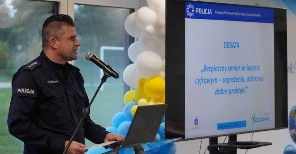 zdjęcie: Bezpieczny senior w sieci Debata w Sztutowie / fot. KPP w Nowym Dworze Gdańskim