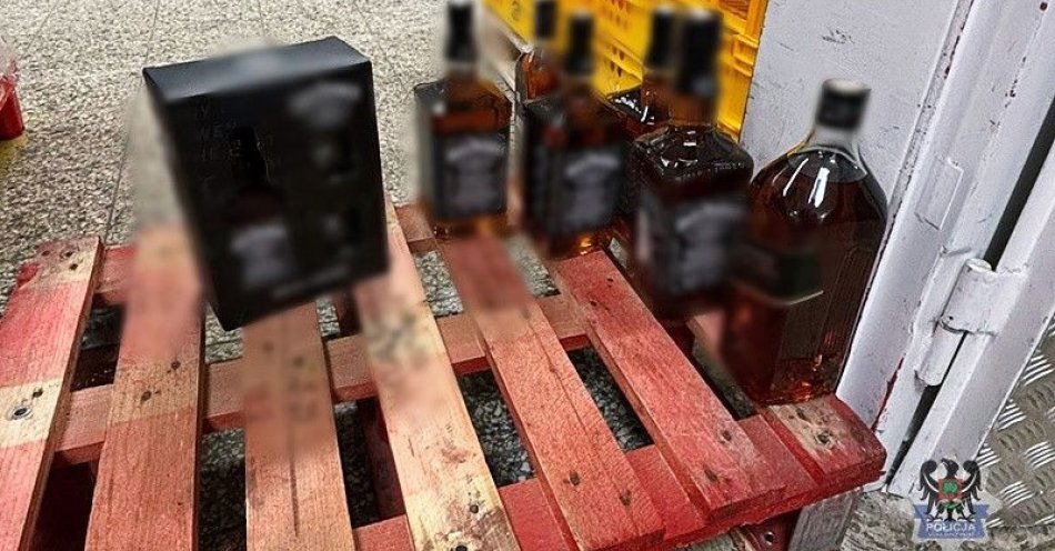 zdjęcie: Zatrzymany z amfetaminą po kradzieży alkoholu w Wałbrzychu / fot. KMP w Wałbrzychu