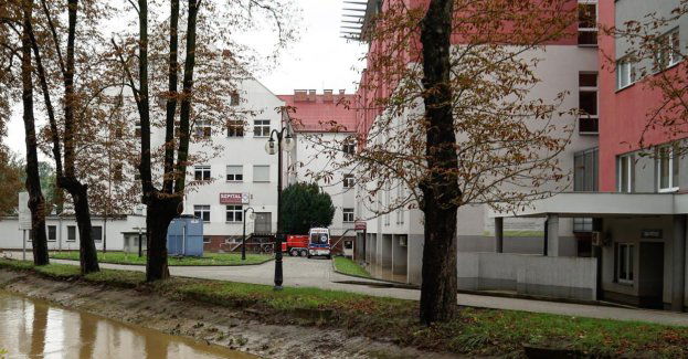 Trwa ewakuacja w Nysie; zmniejszono zrzut wody ze zbiornika retencyjnego