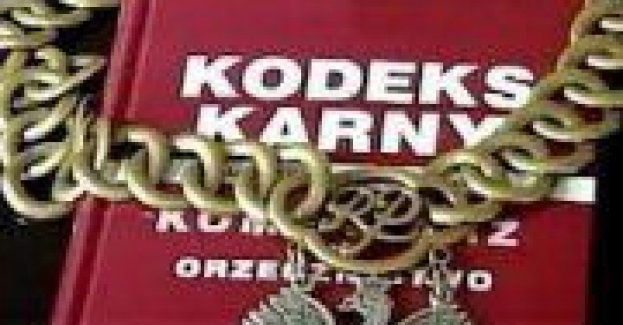 Odpowie za rozbój na swojej partnerce.