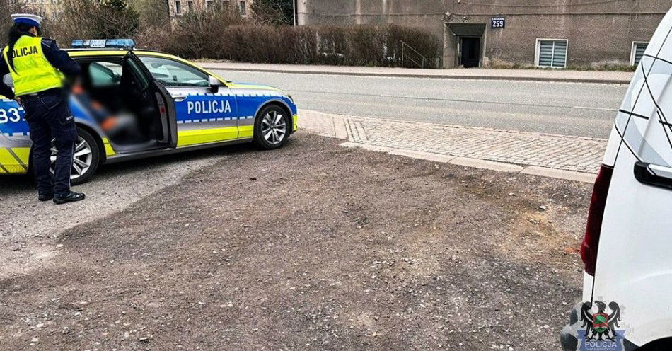 zdjęcie: Mężczyzna po alkoholu prowadził samochód i stracił prawo jazdy / fot. KMP w Wałbrzychu