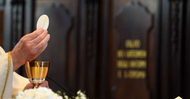 Jeden z księży z zarzutami od roku miał zakaz posługi