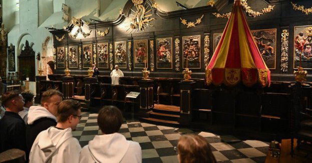 W bazylice św. Mikołaja otwarto umbraculum - regalium papieskie