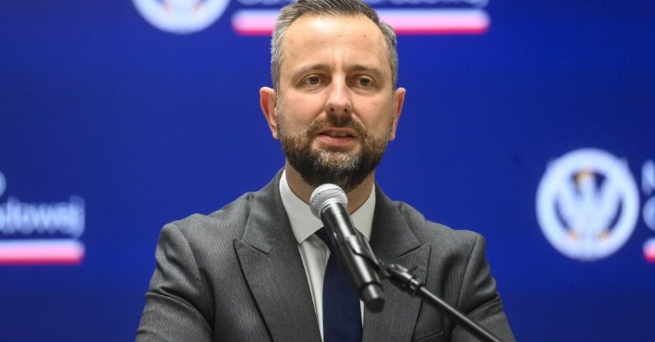 zdjęcie: Szef MON o przekazaniu Ukrainie MiG-ów 29: po stronie rządu jest pozytywna intencja / Warszawa, 19.12.2025. Wicepremier, minister obrony narodowej Władysław Kosiniak-Kamysz odczas uroczystości podpisania pakietu umów na dostawę systemów rozpoznawczych, walki radioelektronicznej oraz symulatorów czołgów Leopard 2PLM1, 19 bm. w Wojskowym Centrum Edukacji Obywatelskiej w Warszawie. (jm) PAP/Piotr Nowak