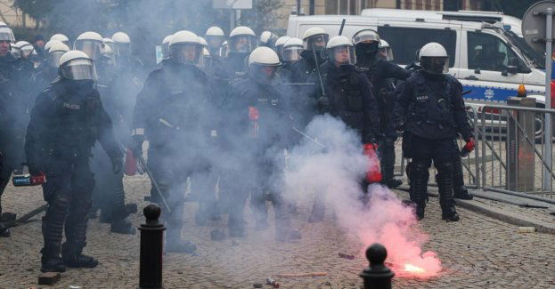Policja prosi o pomoc w ustaleniu tożsamości osób uczestniczących w zajściach przed Sejmem