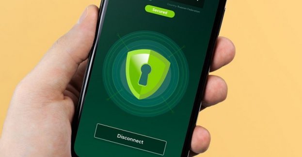 Pił z pokrzywdzonym w barze, a w międzyczasie ukradł mu telefon.