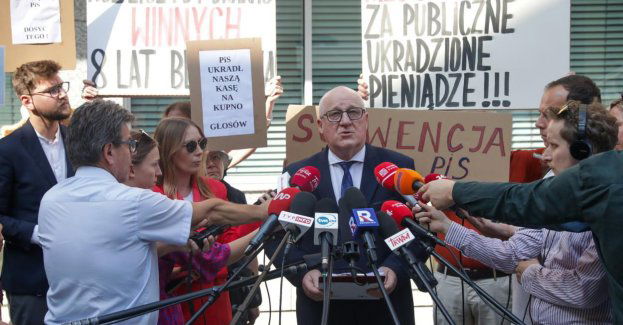 PKW odrzuciła sprawozdanie finansowe komitetu PiS z wyborów parlamentarnych