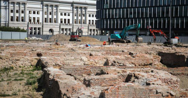 Odbudowa zachodniej pierzei pl. Piłsudskiego zakończy się w 2030 r.