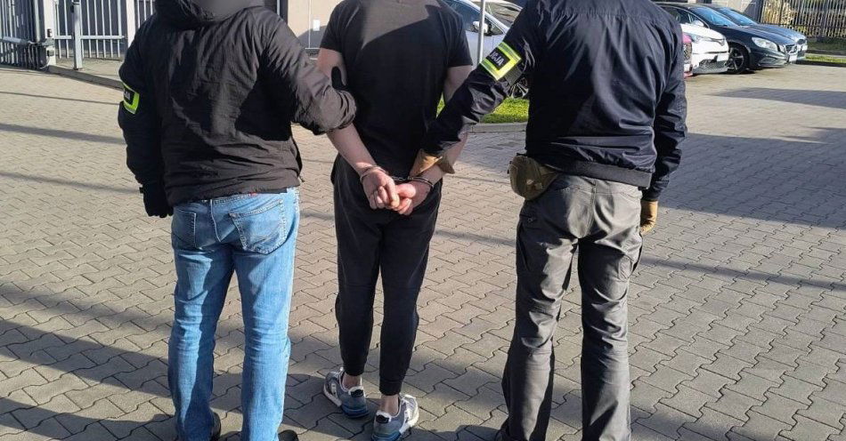 zdjęcie: Zatrzymano sprawców pobicia i rozboju na Bałutach / fot. KMP w Łodzi