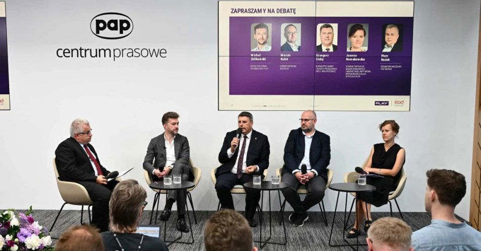 zdjęcie: Play: światłowód stał się infrastrukturą codziennego życia i warunkiem rozwoju nowoczesnej gospodarki / Fot. PAP/M. Kmieciński