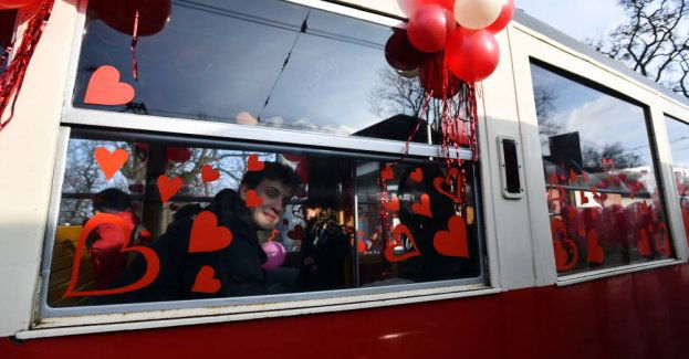 Od piątku, przez weekend, w stolicy będzie kursował walentynkowy tramwaj W