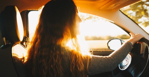 Policjanci zatrzymali na gorącym uczynku 19-latkę, która włamywała się do samochodów.