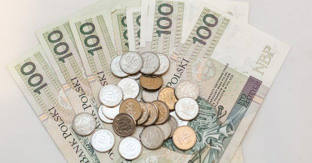 Pracownica sklepu ukradła kilkudniowy utarg; zabrała z kasy blisko 60 tys. zł