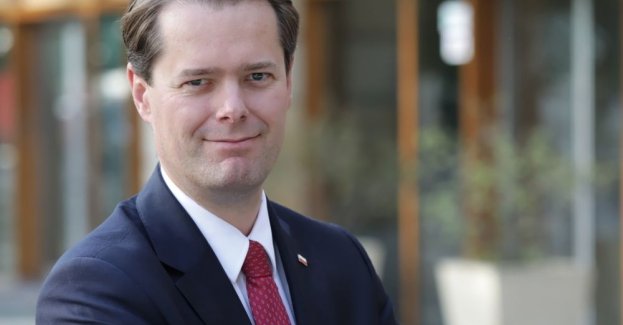 Na części ulic Mokotowa nie ma wyznaczonych miejsc parkingowych, ale są parkomaty