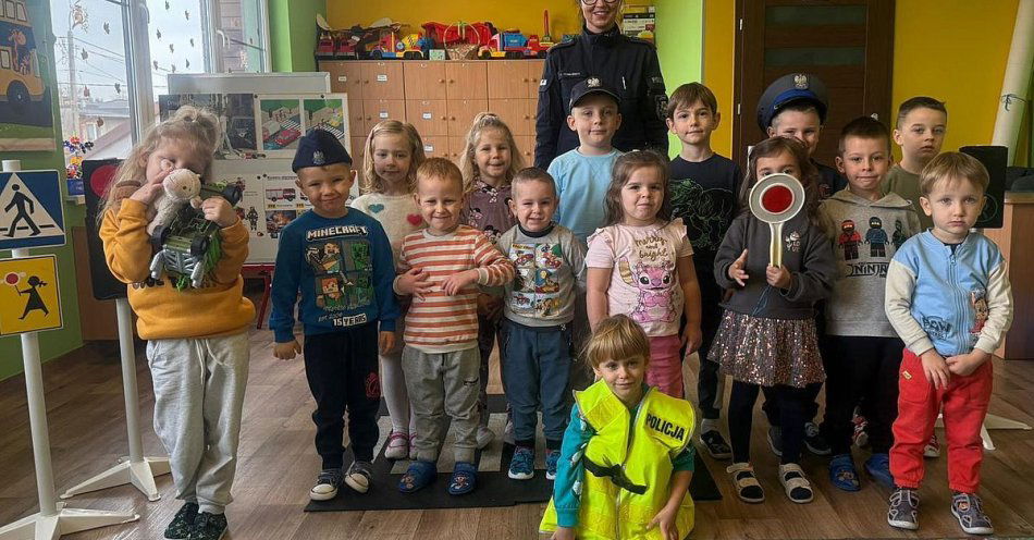 zdjęcie: Pięć szkół angażuje się w konkurs Odblaskowa szkoła / fot. KPP w Lipnie