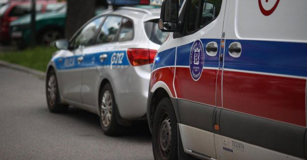 Autobus wjechał w ludzi stojących na przystanku