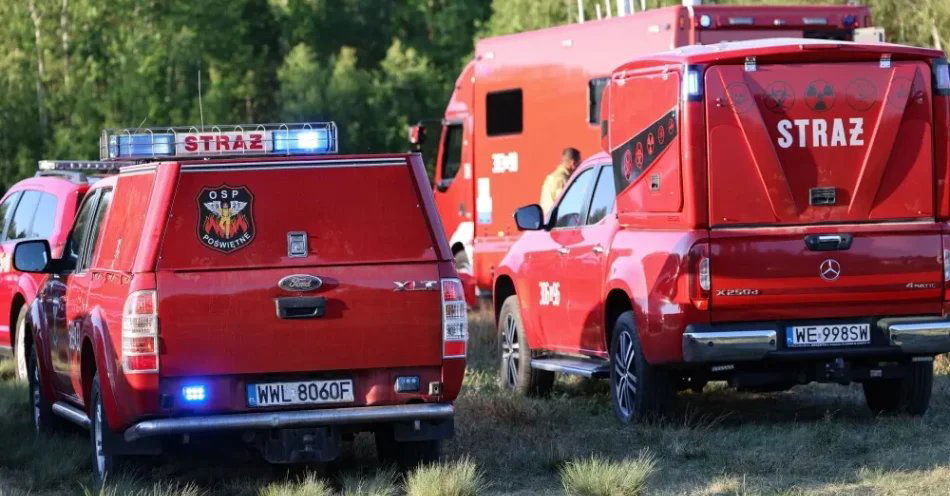 zdjęcie: Śląskie: około 160 interwencji strażaków po nawałnicach / Międzyleś, 28.05.2026. Strażacy w pobliżu miejsca pożaru lasu we wsi Międzyleś w powiecie wołomińskim, 28 bm. Na miejscu pracuje 45 zastępów straży pożarnej, dwa dromadery i śmigłowiec Black Hawk. Działania gaśnicze razem ze strażakami prowadzą m.in. policyjni lotnicy. Służby zamknęły DK nr 50. (amb) PAP/Albert Zawada