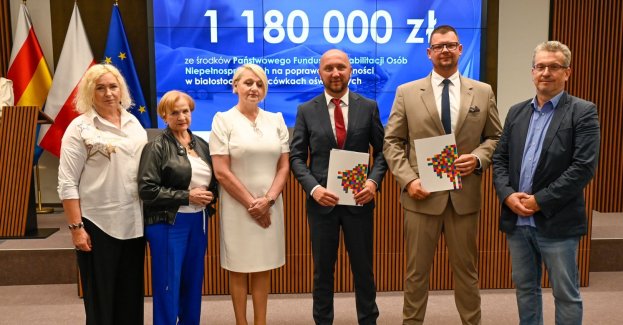 Dofinansowanie z PFRON dla białostockich szkół średnich