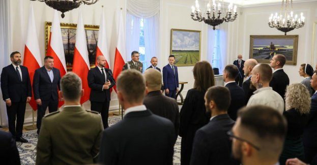 Odznaczono lekarzy, pielęgniarki, ratowników medycznych, którzy nieśli pomoc na Ukrainie