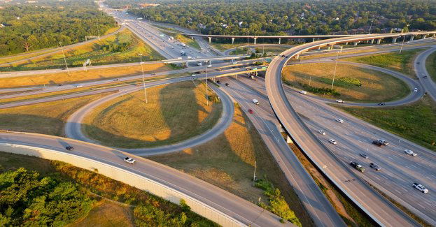 Zablokowana autostrada A4 z powodu pożaru naczepy tira