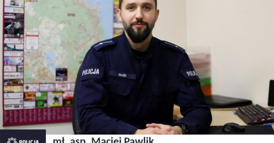 zdjęcie: Mł. asp. Maciej Pawlik walczy z kryzysem bezdomności w Redłowie / fot. KMP w Gdyni