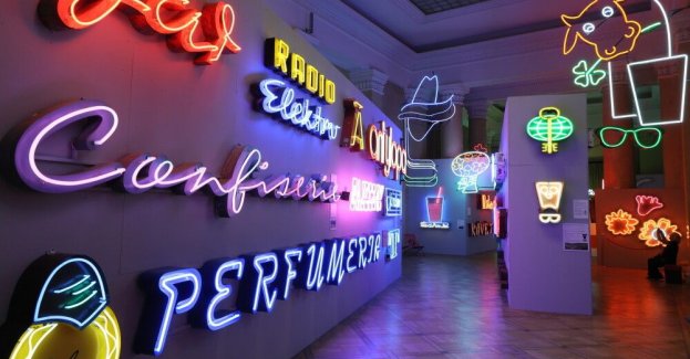 Otwarcie Muzeum Neonów w nowej siedzibie - Pałacu Kultury i Nauki
