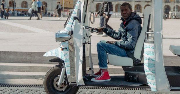 Seniorzy mogą dostać się na groby bliskich meleksem