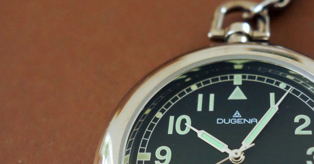 W związku ze zmianą czasu na zimowy, wskazówki zegara na PKiN zatrzymają się na godzinę