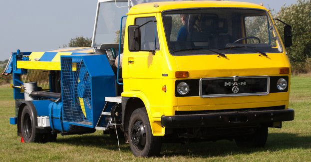 Dwie osoby zginęły w zderzeniu busa i lawety na S8