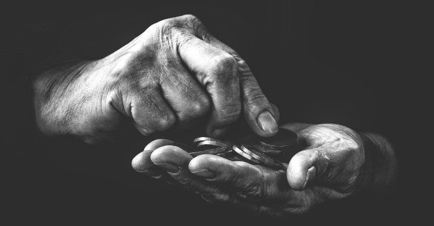 Oszustwo na wnuczkę, wypadek i adwokata - senior stracił blisko 200 tys. zł