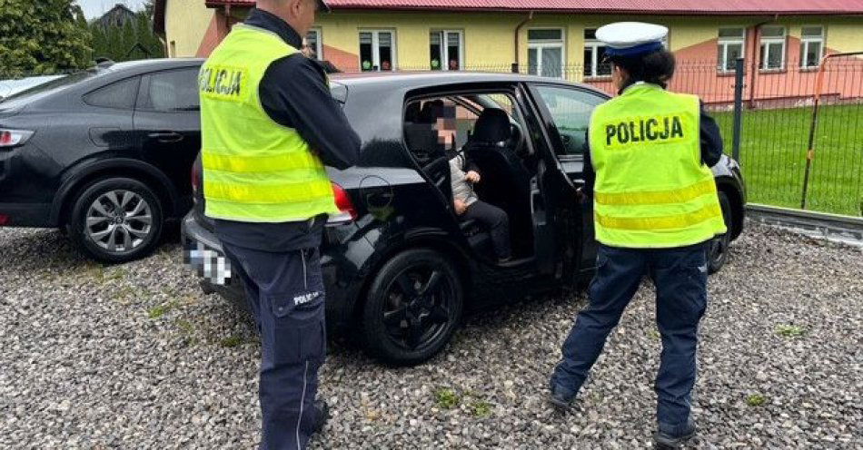 zdjęcie: Kraśnik: policja sprawdza czy dzieci jadą w fotelikach / fot. KPP Kraśnik