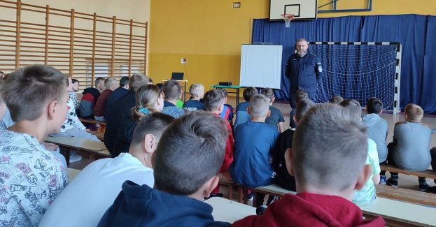Policjant zadbał o dzieci z Rogowa