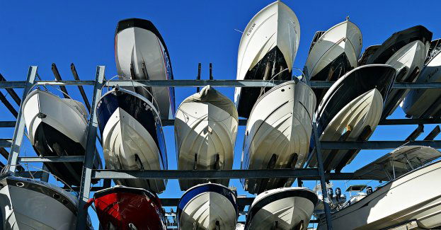 Pożar hali z łodziami w Mikołajkach