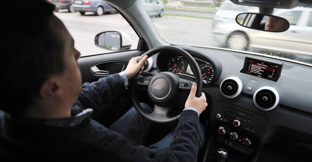 Pomimo zatrzymanego prawa jazdy za przekroczenie prędkości ponownie wsiadł za kierownicę. Tym razem stracił je na 6 miesięcy